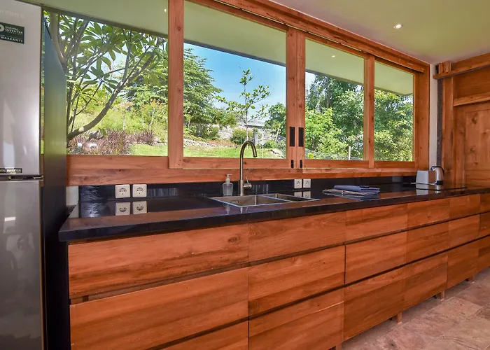 Sumberkima Hill Private Retreat Hotel *