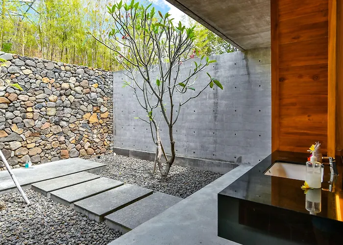 Sumberkima Hill Private Retreat Hotel
