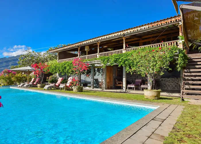 Sumberkima Hill Private Retreat Hotel *