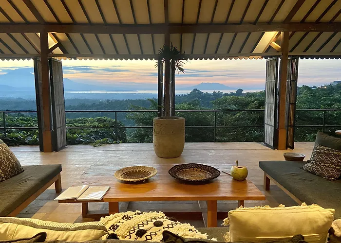 Sumberkima Hill Private Retreat Hotel
